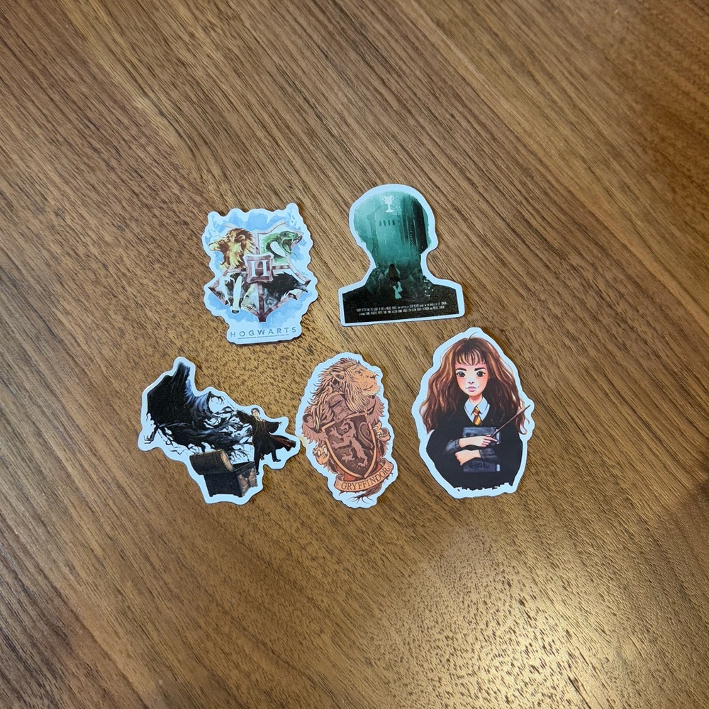 Harry Potter Hogwarts Gryffindor Vinyl Diecut Neutral Stickers Pack of 5 New